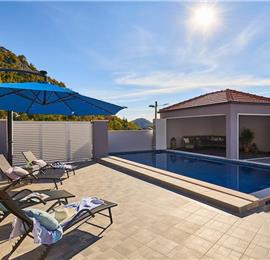 4 Bedroom Villa with pool and terrace near Dubrovnik, Sleeps 8